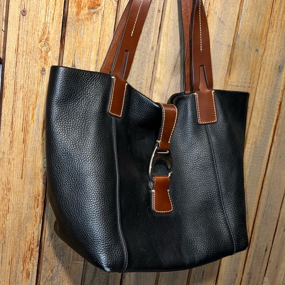 Dooney & Bourke Black Leather Shouoder Bag - Picture 3 of 7